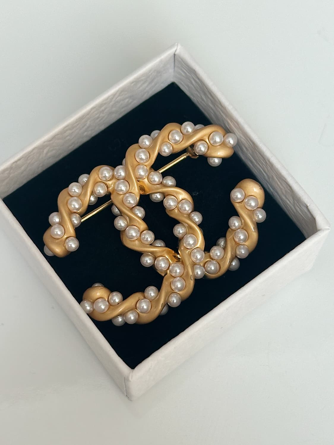 샤넬 골드 꼬임 진주 업사이클링 브로치 상품이미지1