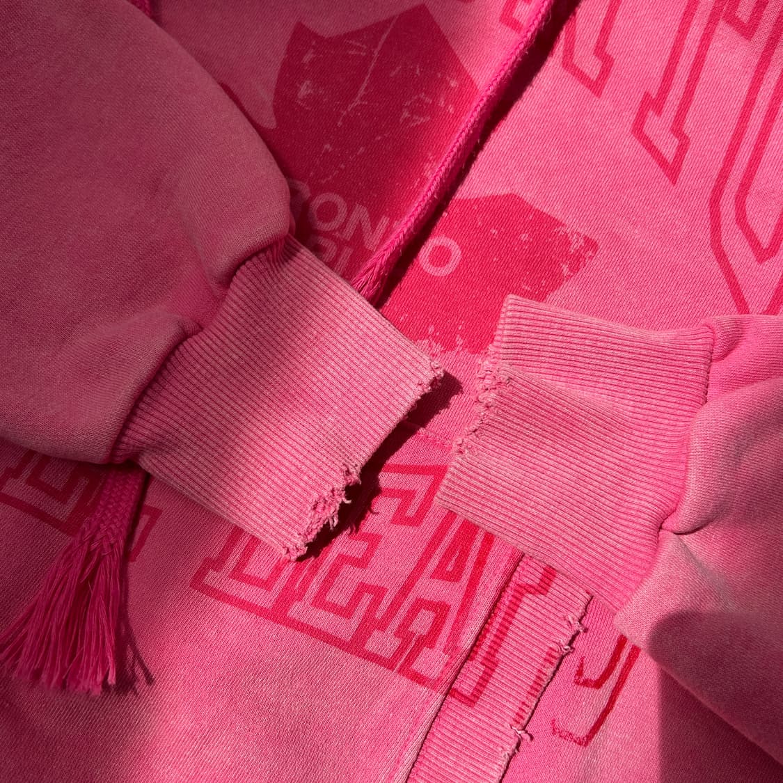 캐나다 토론토 핑크 데미지 후드티 상품이미지4