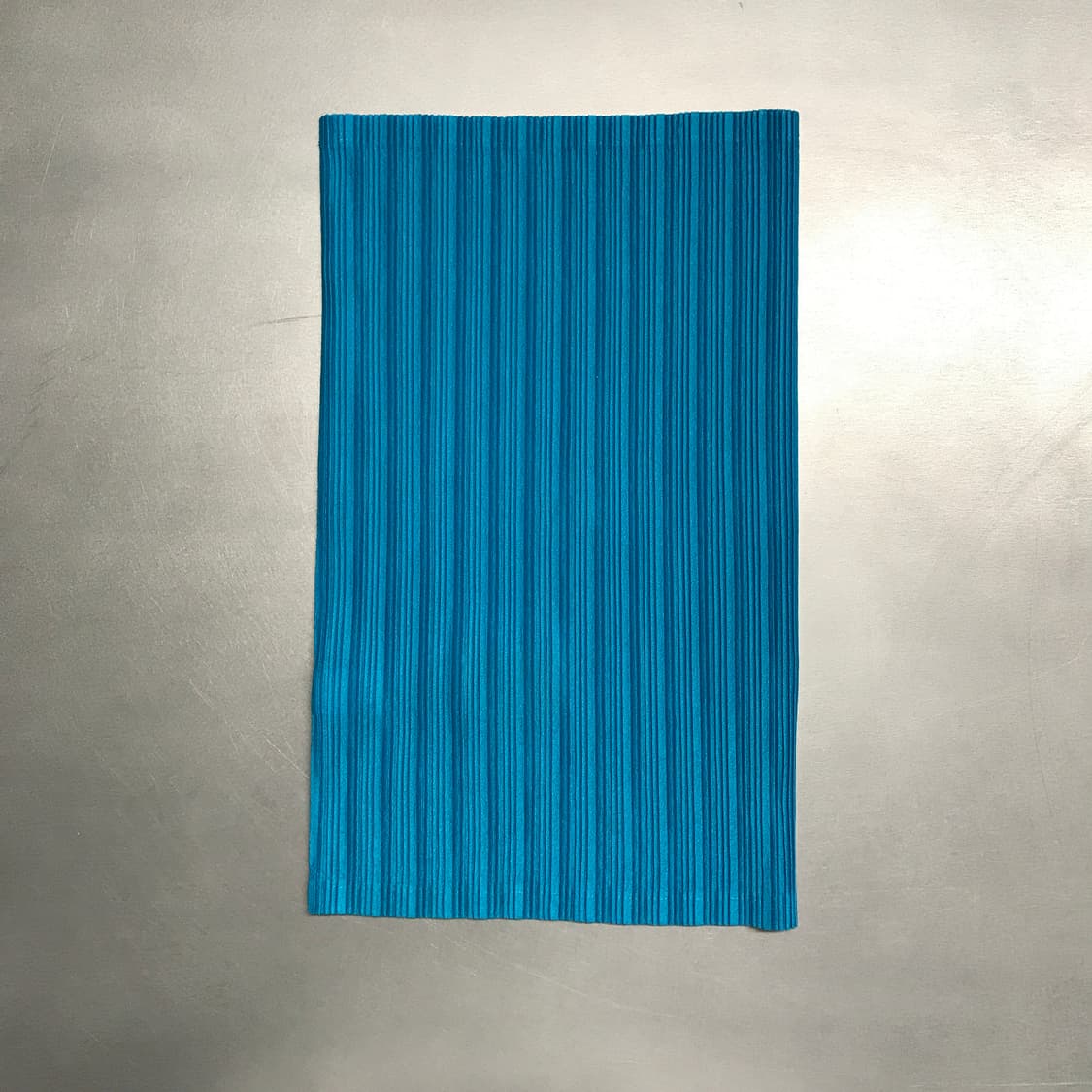 이세이 미야케 플리츠 플리즈 넥워머 코발트블루 상품이미지2