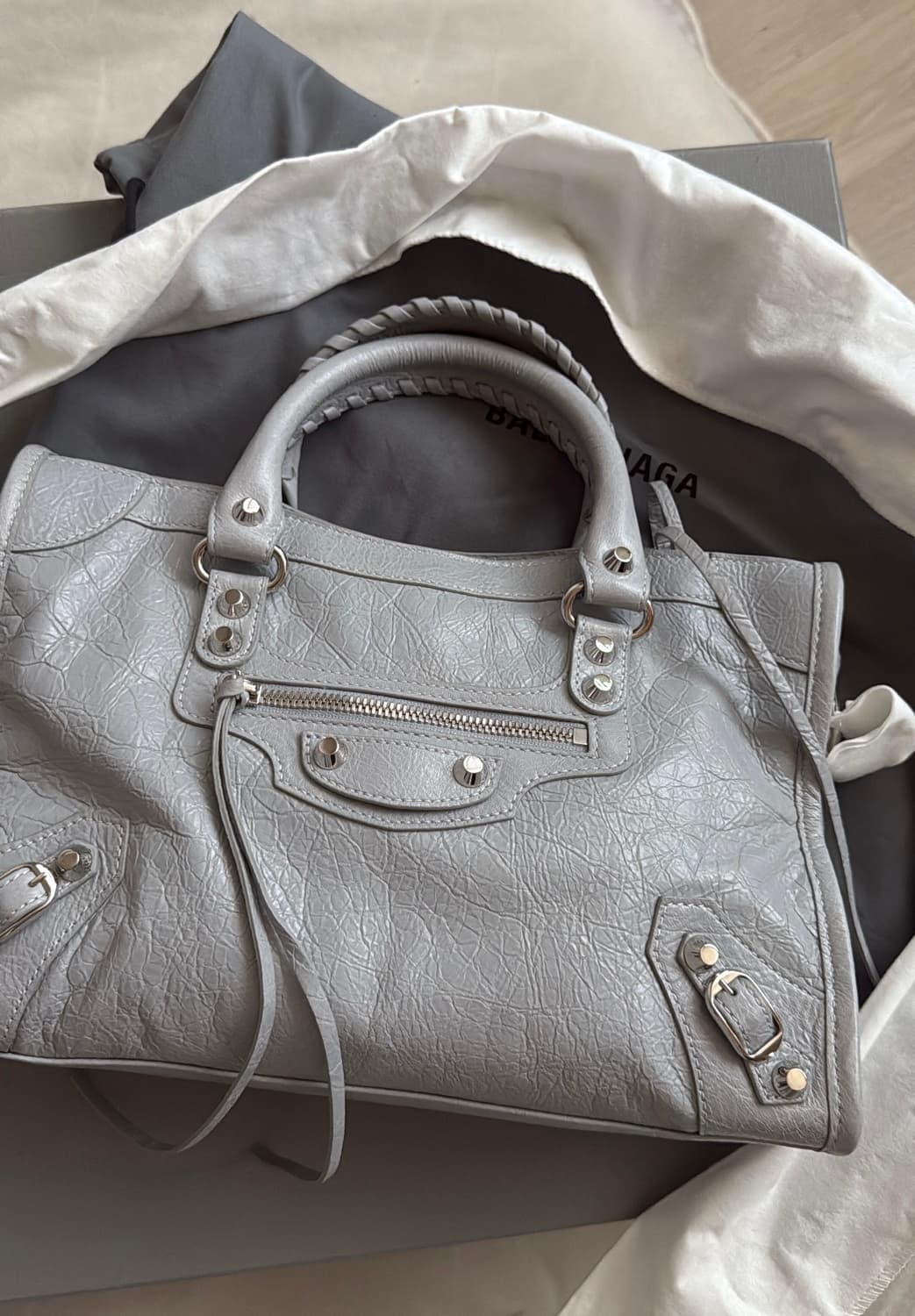 발렌시아가 르 시티 백 스몰 라이트 그레이 상품이미지1