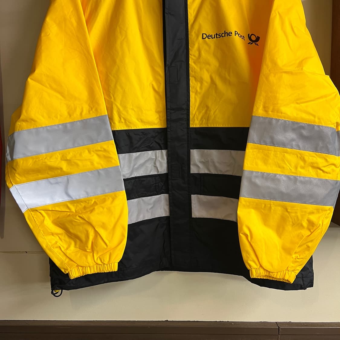 DHL Windbreaker X-Large Size (105~110) 상품이미지3