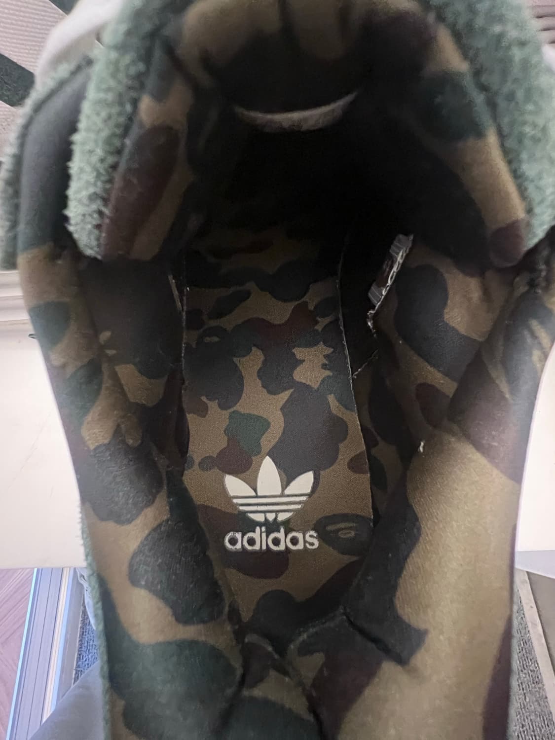 베이프 아디다스 로우수트 쉐도우 그린 클라우드 화이트 상품이미지3