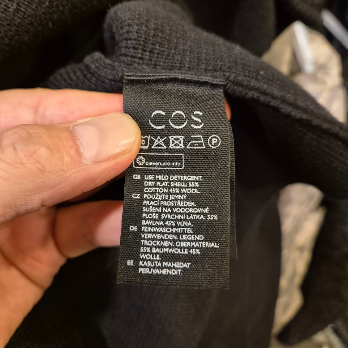 (Asia-L.착샷잇음)COS 블랙 니트가디건  상품이미지6