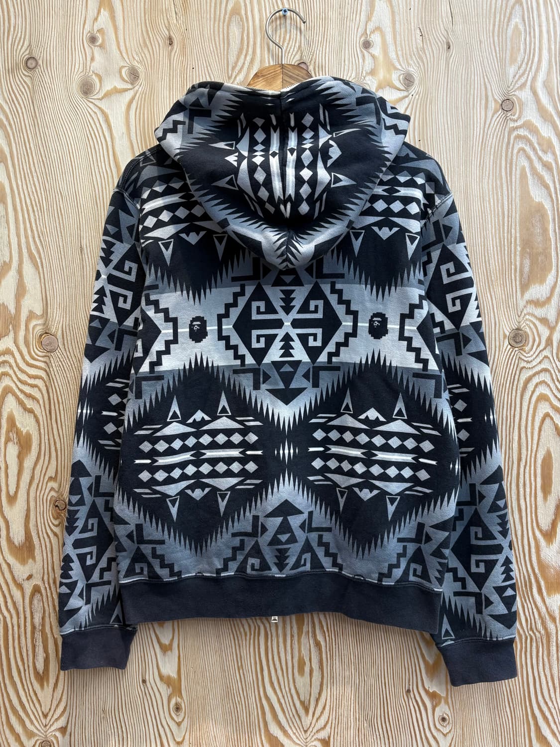 베이프 네이티브 패턴 풀집업 후드 상품이미지4