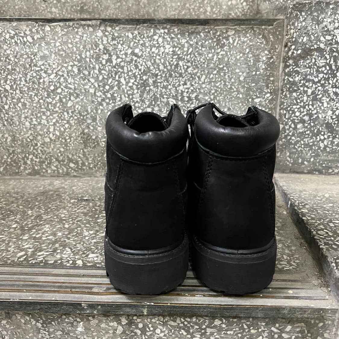 팀버랜드 추카 부츠 블랙 상품이미지3