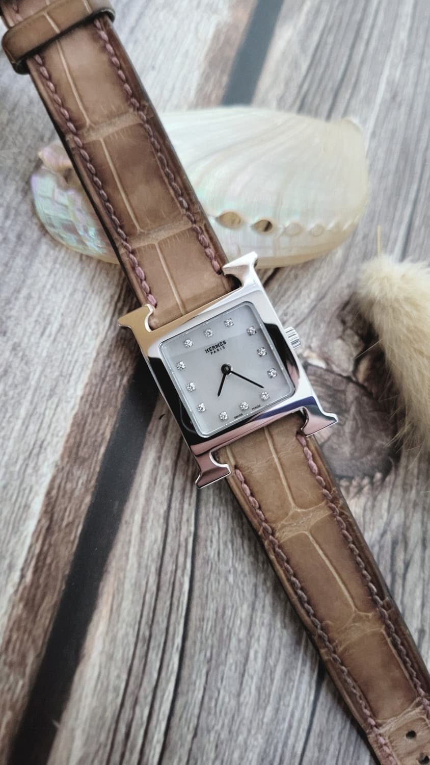 정품 에르메스 H아워 12P 펄 다이얼 다이아 악어스트랩 쿼츠시계 풀구성 상품이미지7