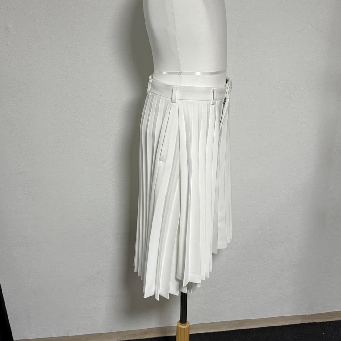 24aw 꼼데가르송 옴므플러스 플리츠 레이어드 숏팬츠m 상품이미지6