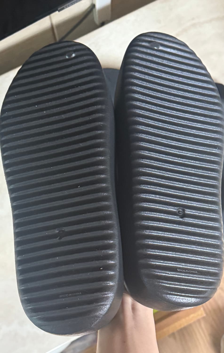 9사이즈) YEEZY SL-01 블랙 상품이미지2