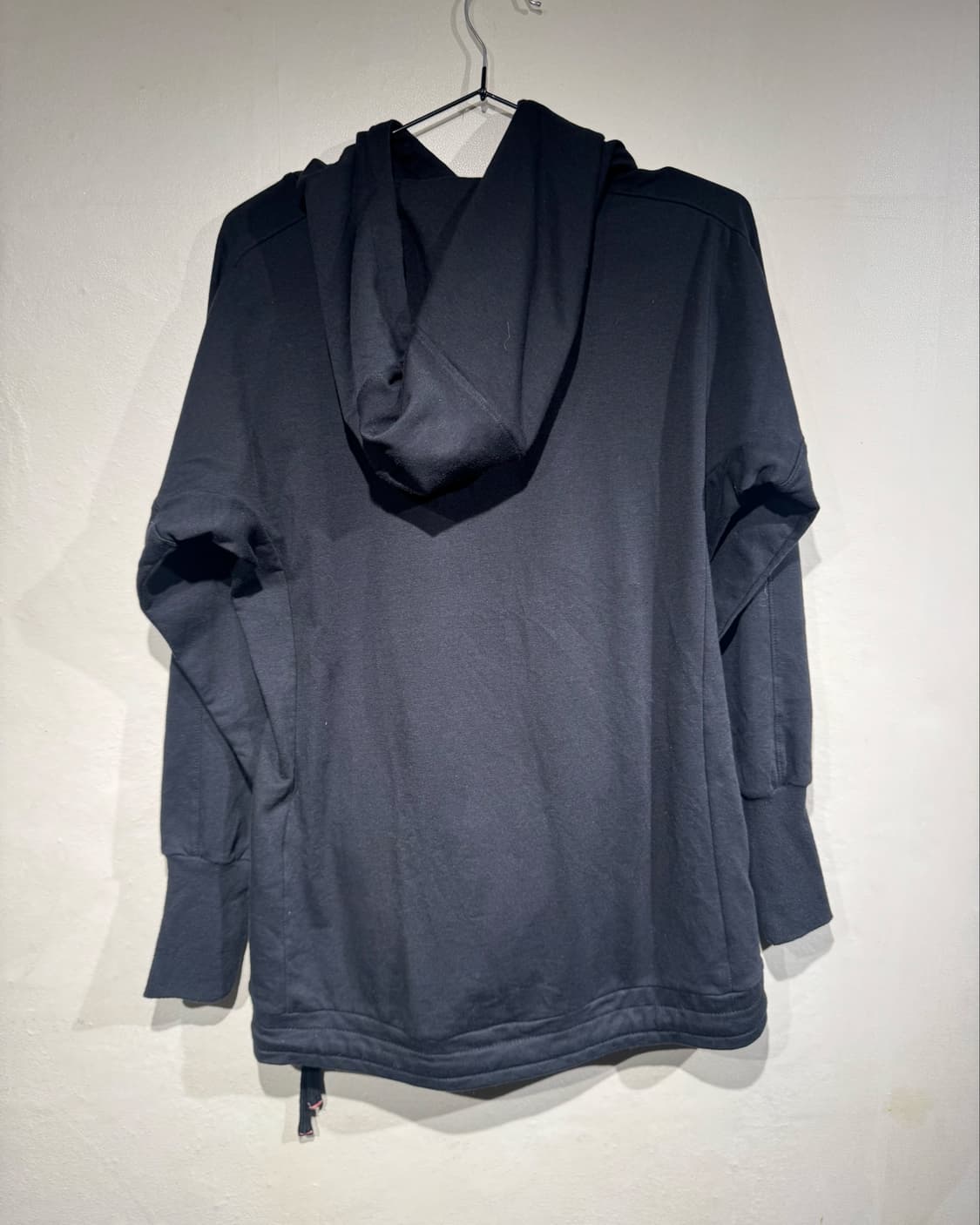 00s person’s black Hoodie  상품이미지2