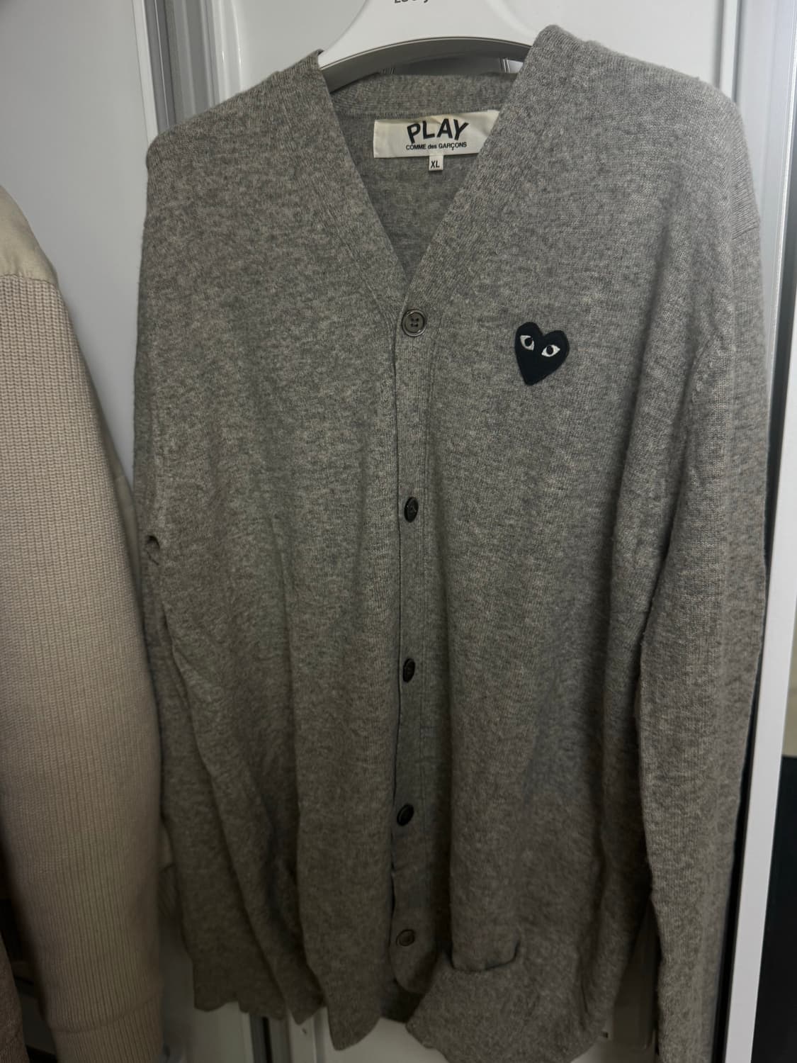 꼼데가르송 그레이 블랙하트 가디건 XL 상태 좋음 상품이미지1