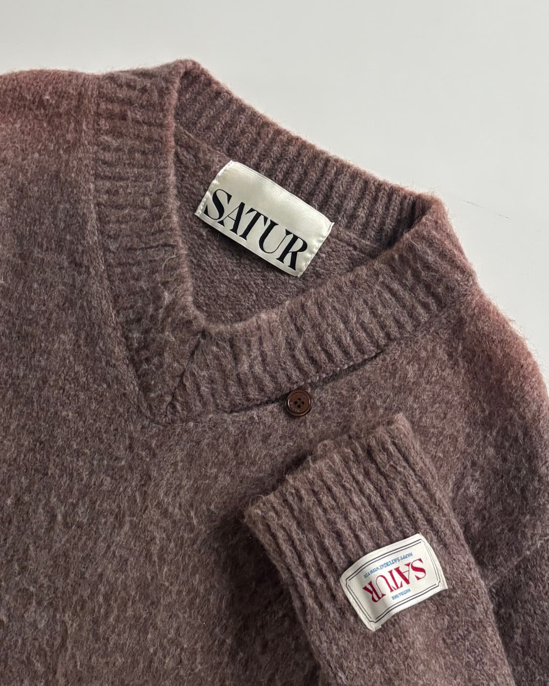 SATUR 새터 에센 모헤어 브이넥 니트 상품이미지2