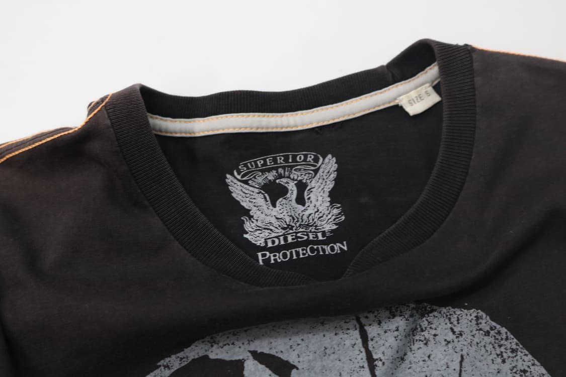 디젤 빈티지 온리 더 브레이브 헬멧 그래픽 반팔 티셔츠 (S) 상품이미지4