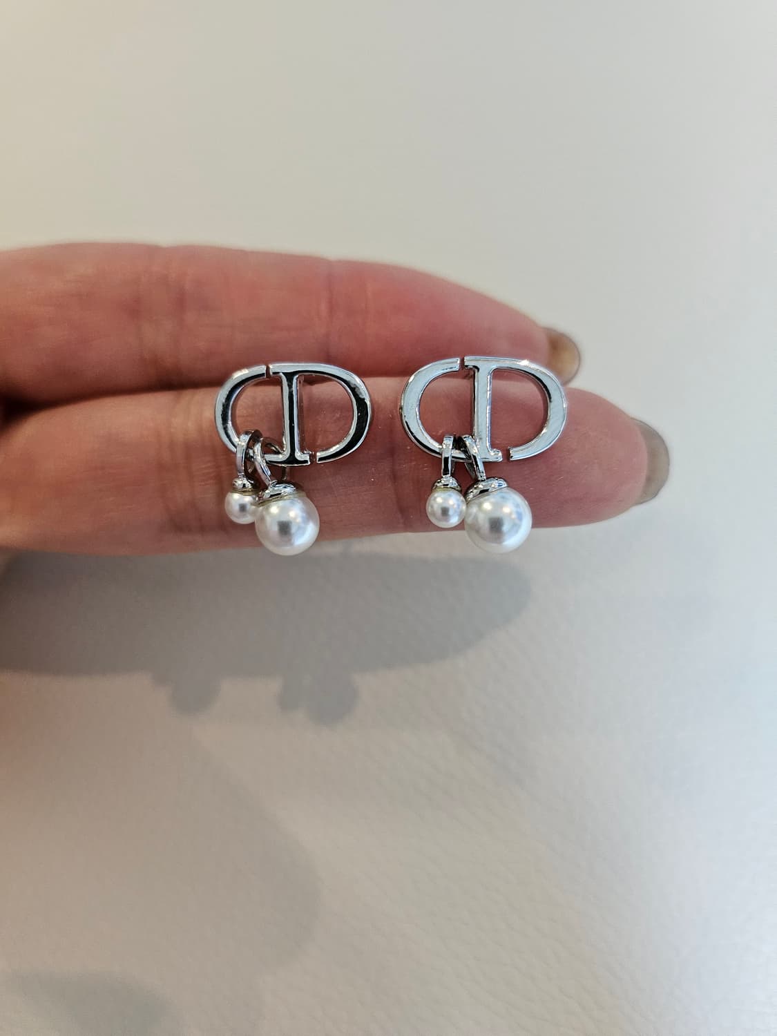 디올 업사이클링 드롭진주 실버 귀걸이 상품이미지6