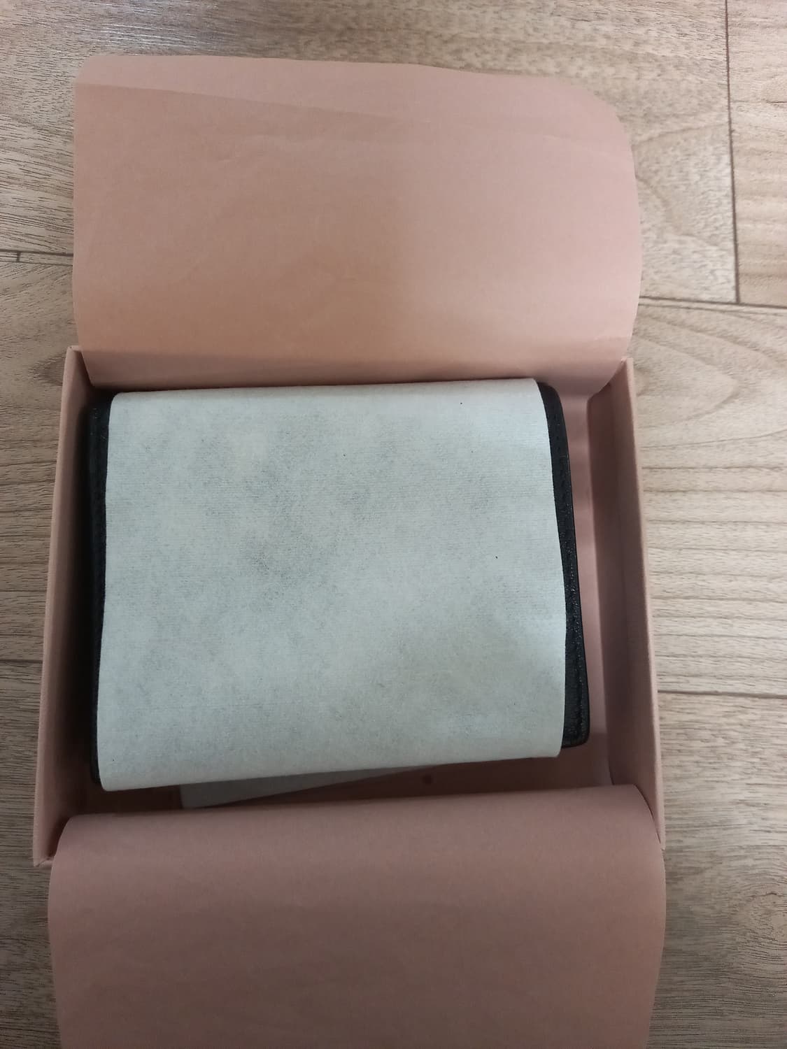 미우미우 크리스탈 자카드 반지갑 상품이미지6