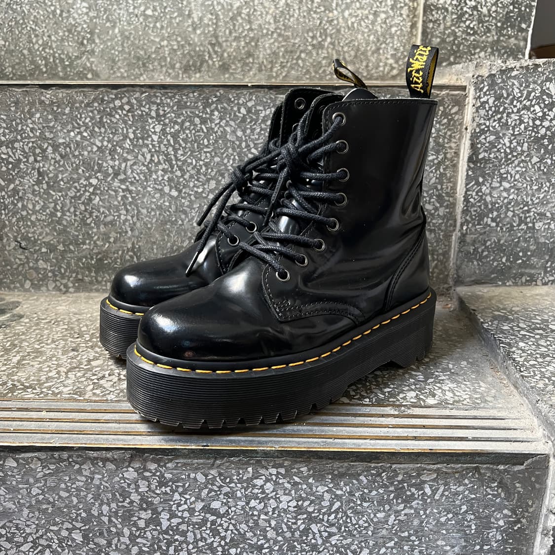 닥터마틴 제이든 8홀 플랫폼 부츠 상품이미지1