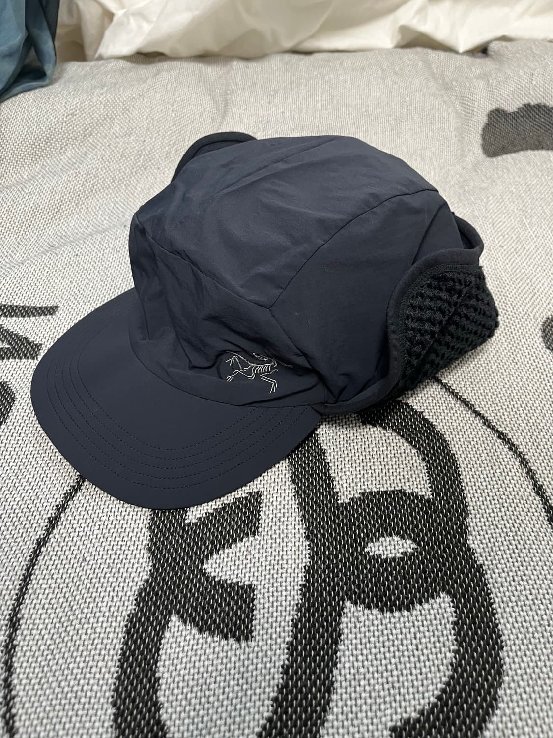 아크테릭스 프로톤 햇 트루퍼 L-XL - 블랙 상품이미지1