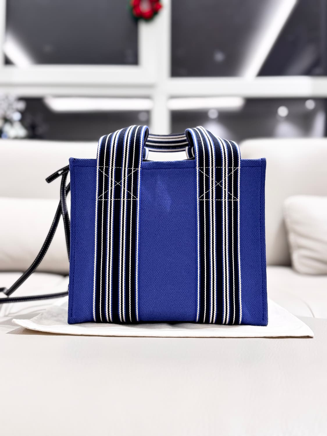 로로피아나 수트케이스 스트라이프 미니 상품이미지1