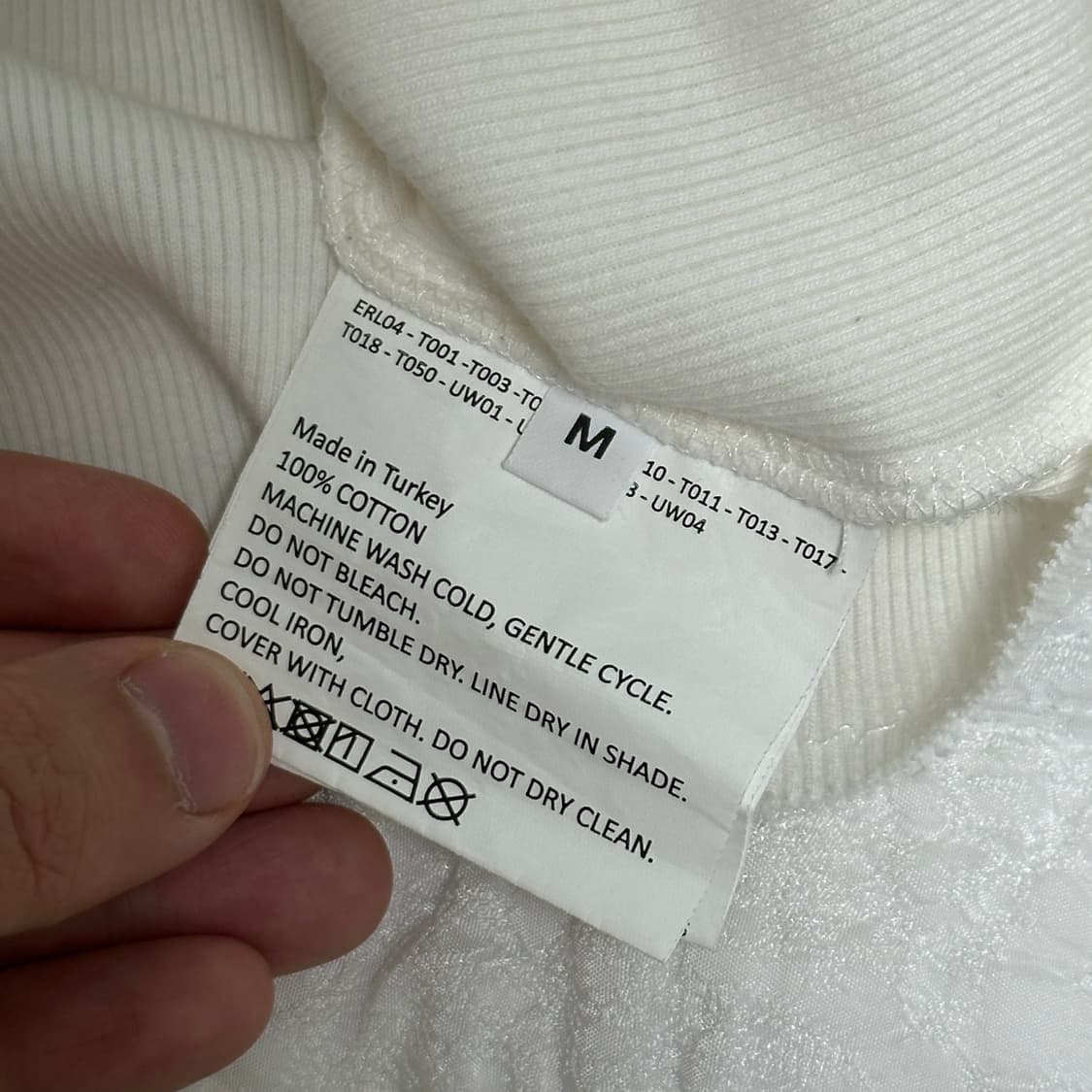 [M] ERL SUN 슬리브리스 탱크탑 화이트 상품이미지5