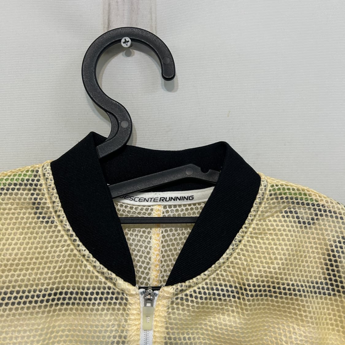 데상트 여성 메쉬 바람막이 85 상품이미지2