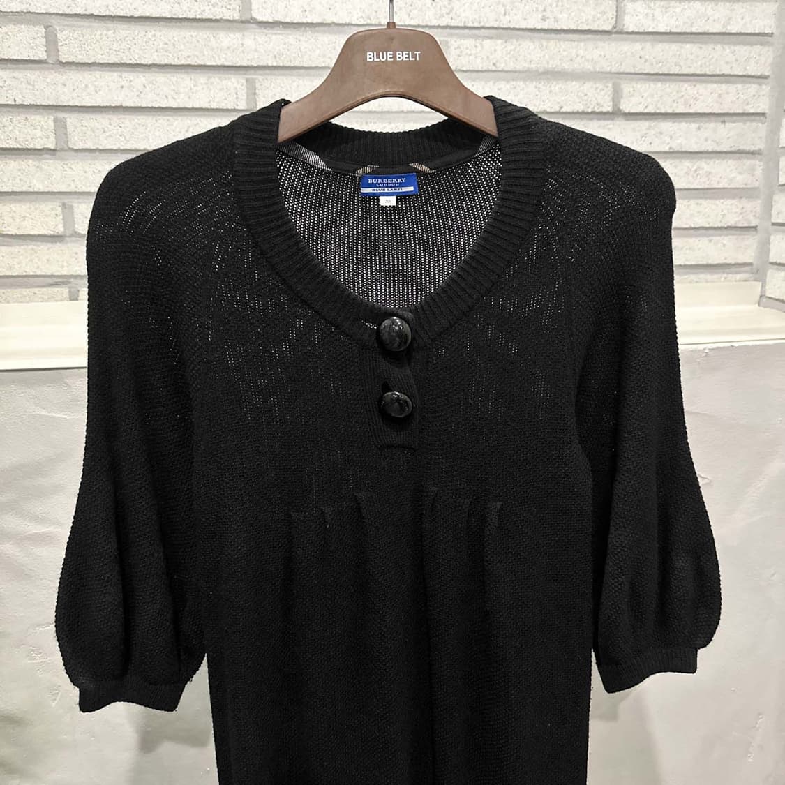 버버리 블루라벨 니트 롱 원피스 7부 퍼프 소매 투버튼 디테일 블랙 상품이미지4