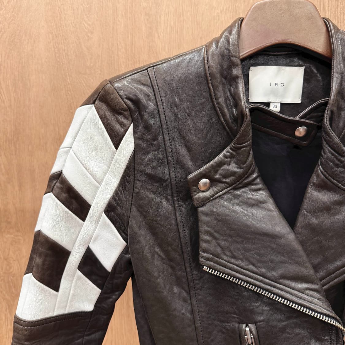 이로 양가죽 라이더 자켓 사선지퍼 스냅 버튼 넥 디테일 투톤 배색 상품이미지6