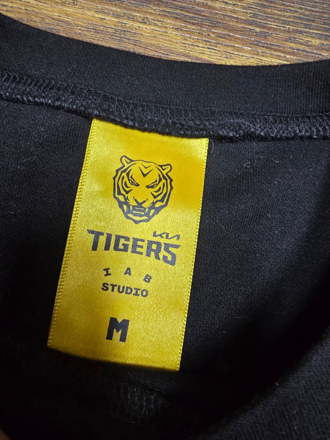 아이앱 x기아타이거즈 반팔 상품이미지3