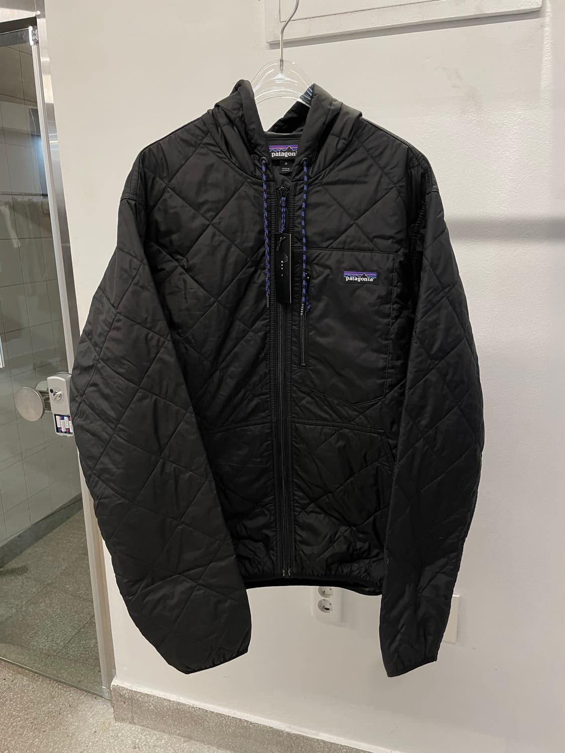 Patagonia down jacket 상품이미지1
