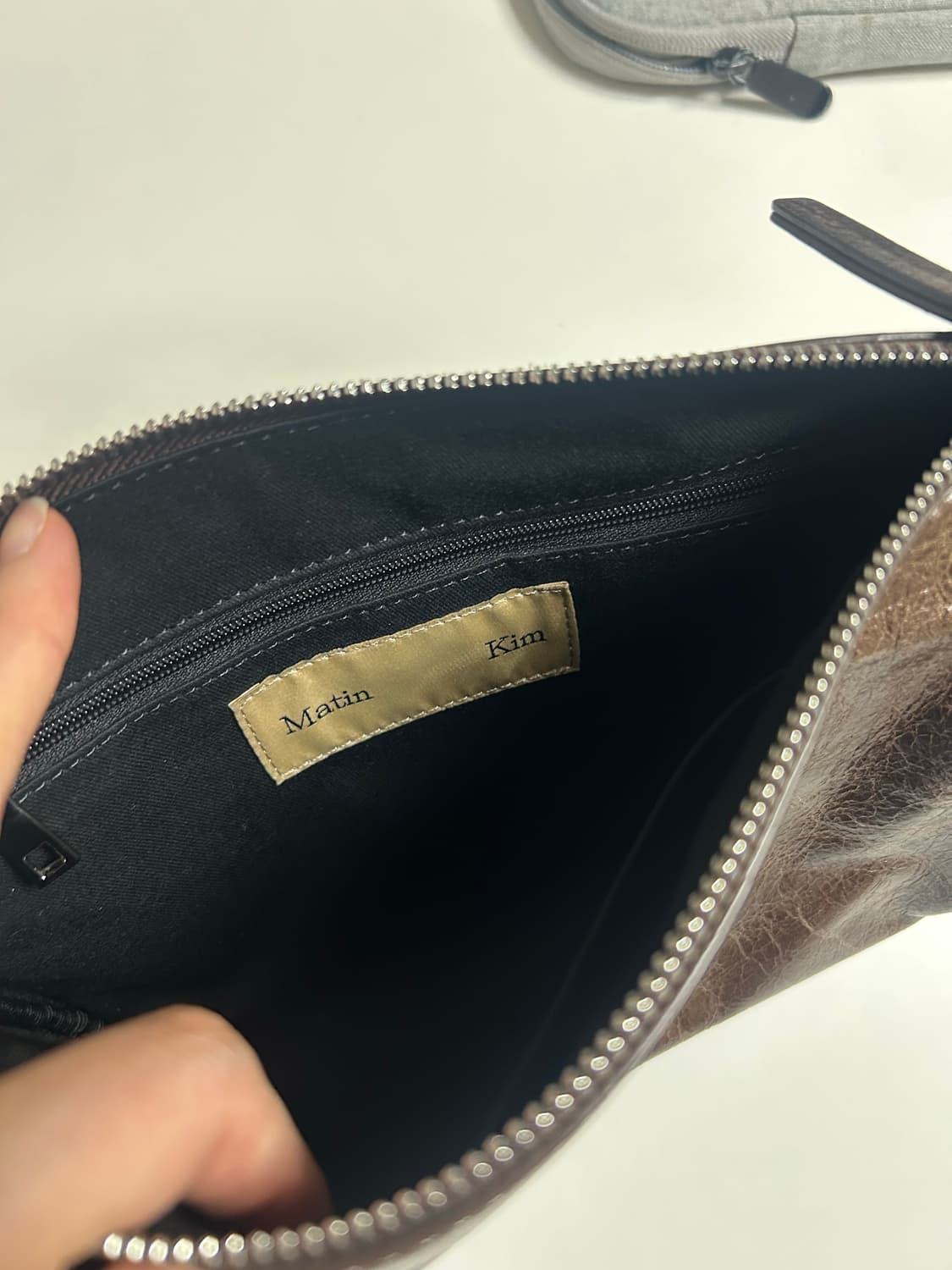 마뗑킴 브라운 베이직 숄더백 상품이미지5