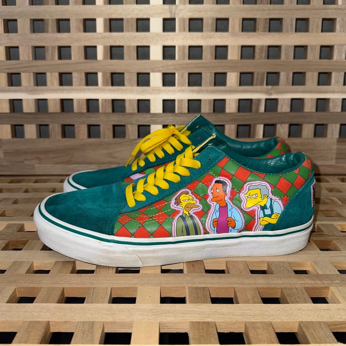 반스 x 더 심슨 올드스쿨 ‘모의 선술집‘ 스니커즈 (270) 상품이미지3