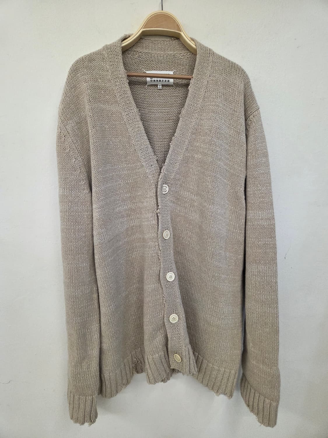 메종 마르지엘라 스티치로고 디스트레스트 가디건 상품이미지2