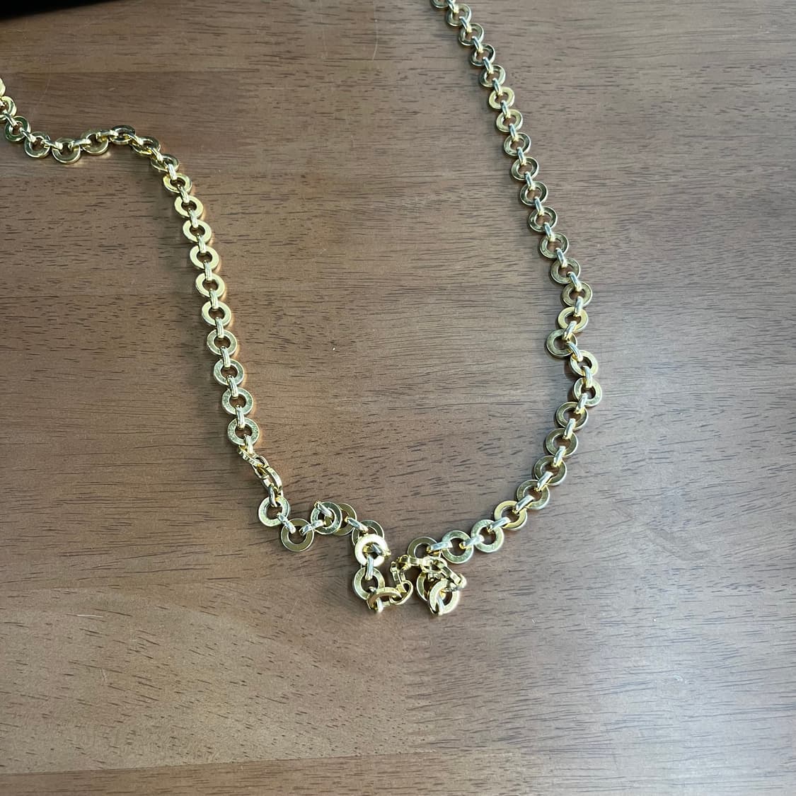 페레가모 간치니 페이턴트 체인 크로스백 상품이미지3