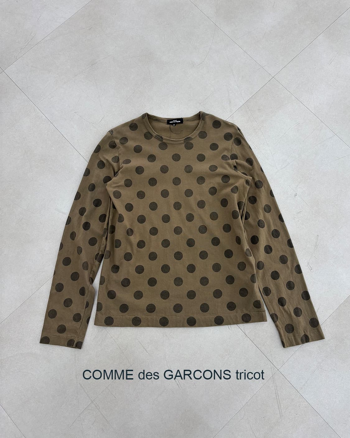 tricot comme des garcons 카키 도트 티셔츠 상품이미지1