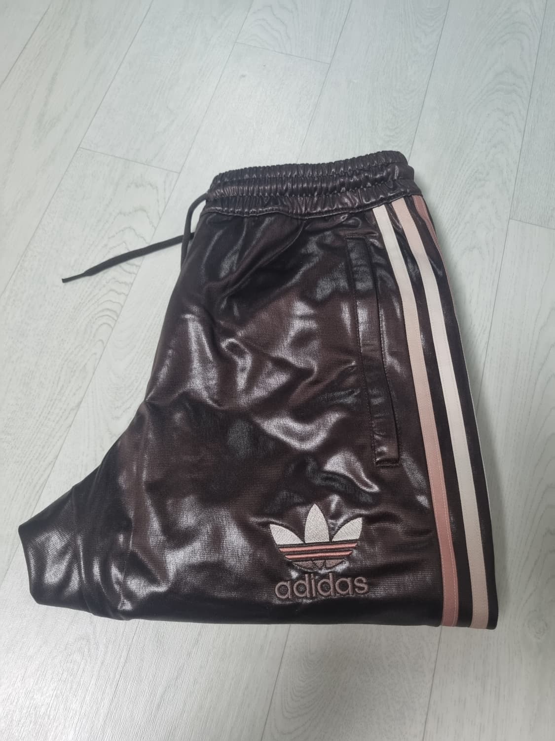 아디다스 칠레20 코팅 레더 팬츠 S 상품이미지3