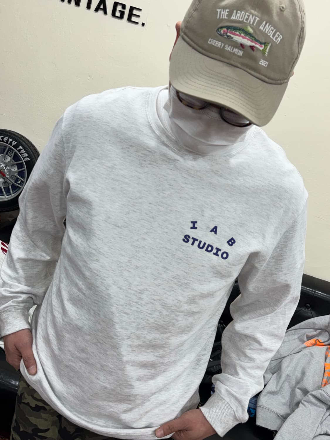 아이앱스튜디오 롱슬리브 라이트 그레이 L 상품이미지2