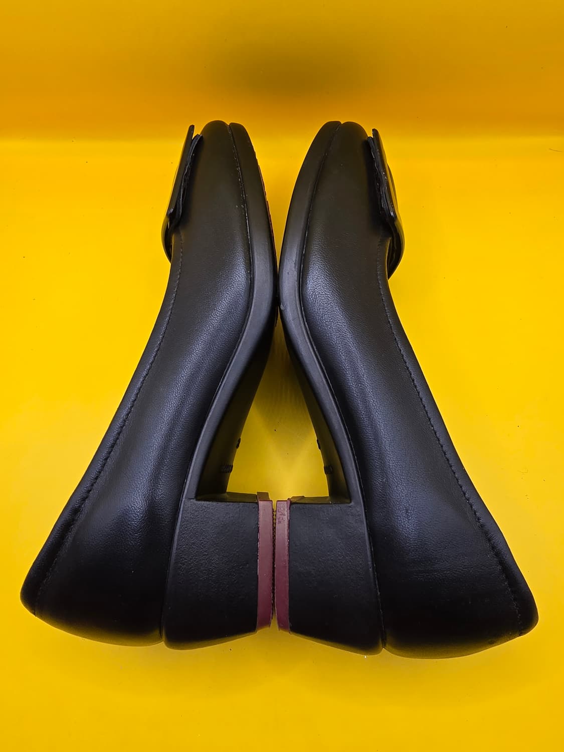 제품: BRUMASS(브루마스) 여성 가죽 펌프스
사이즈 225 / 굽  상품이미지6