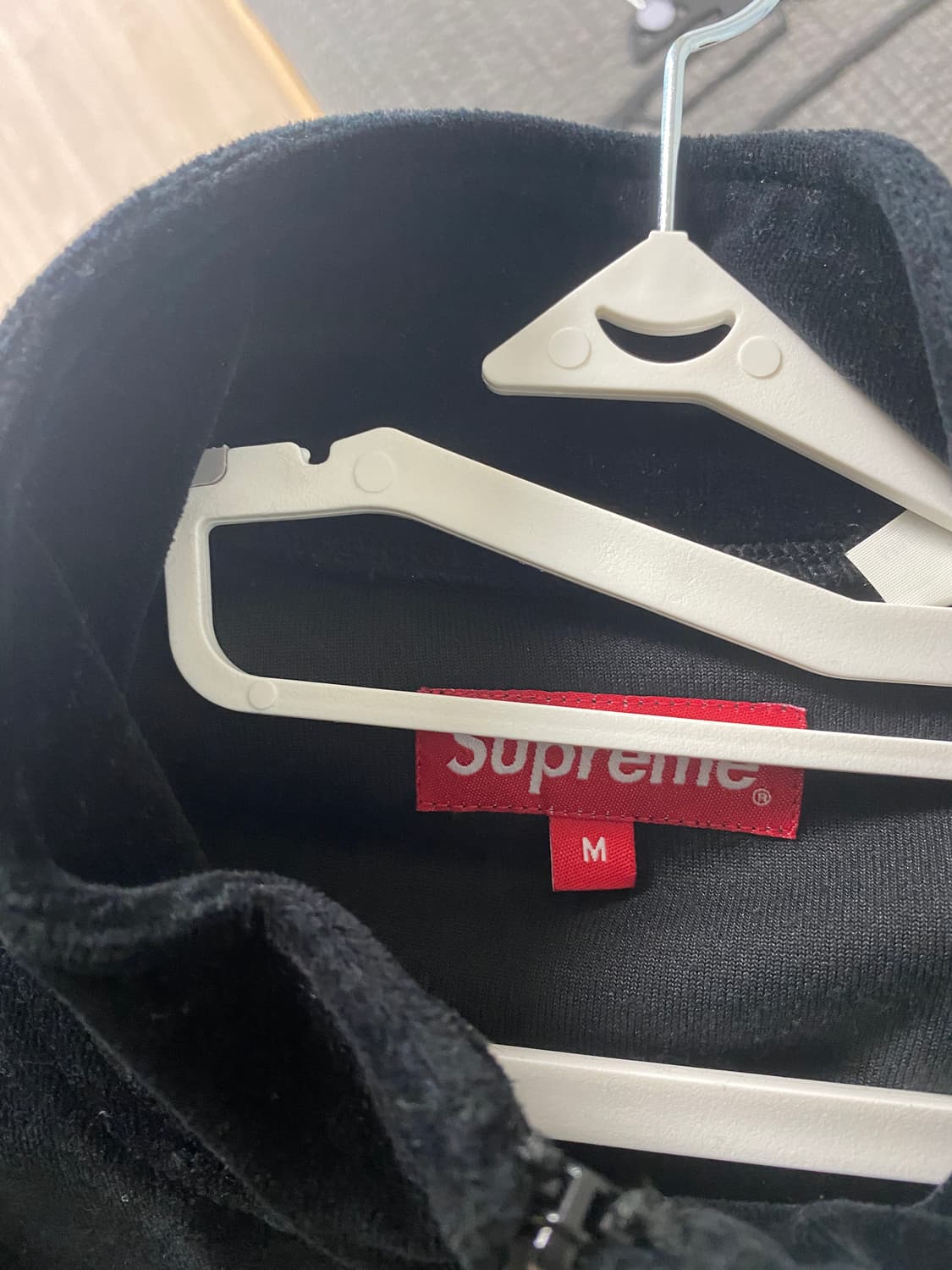 M) 슈프림 22fw 벨루어 트랙 자켓 블랙 상품이미지4