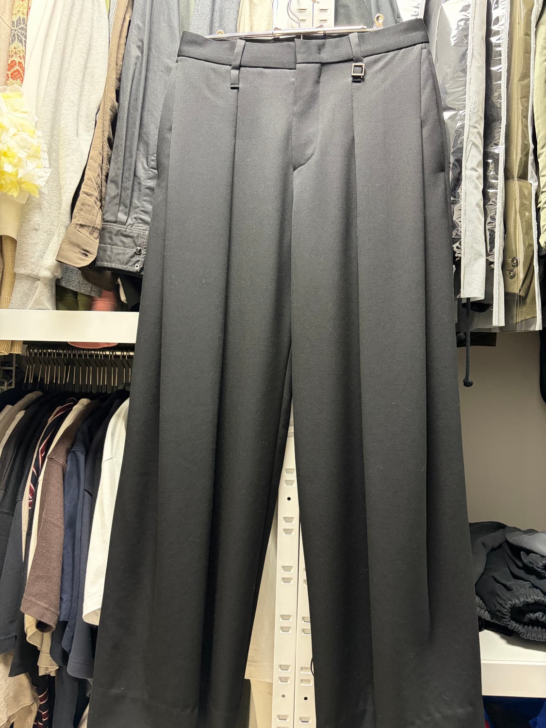 우영미 24ss 투턱 울 와이드 팬츠 블랙 46size 상품이미지1