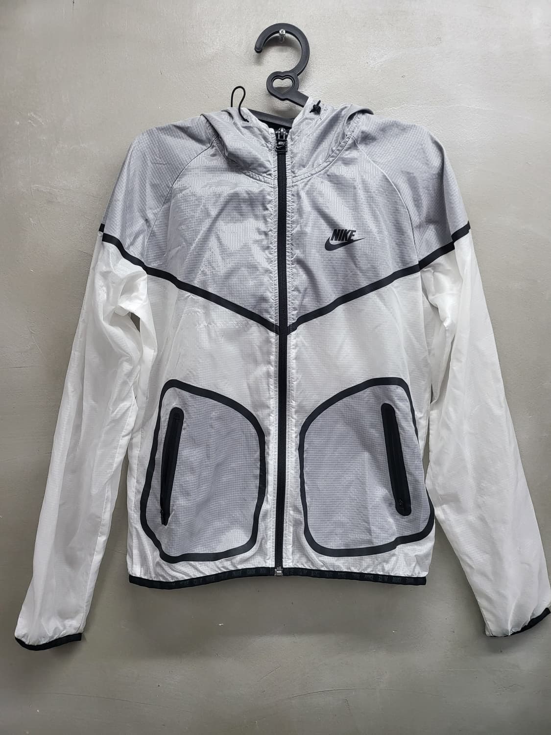 우먼 나이키바람막이L 상품이미지1