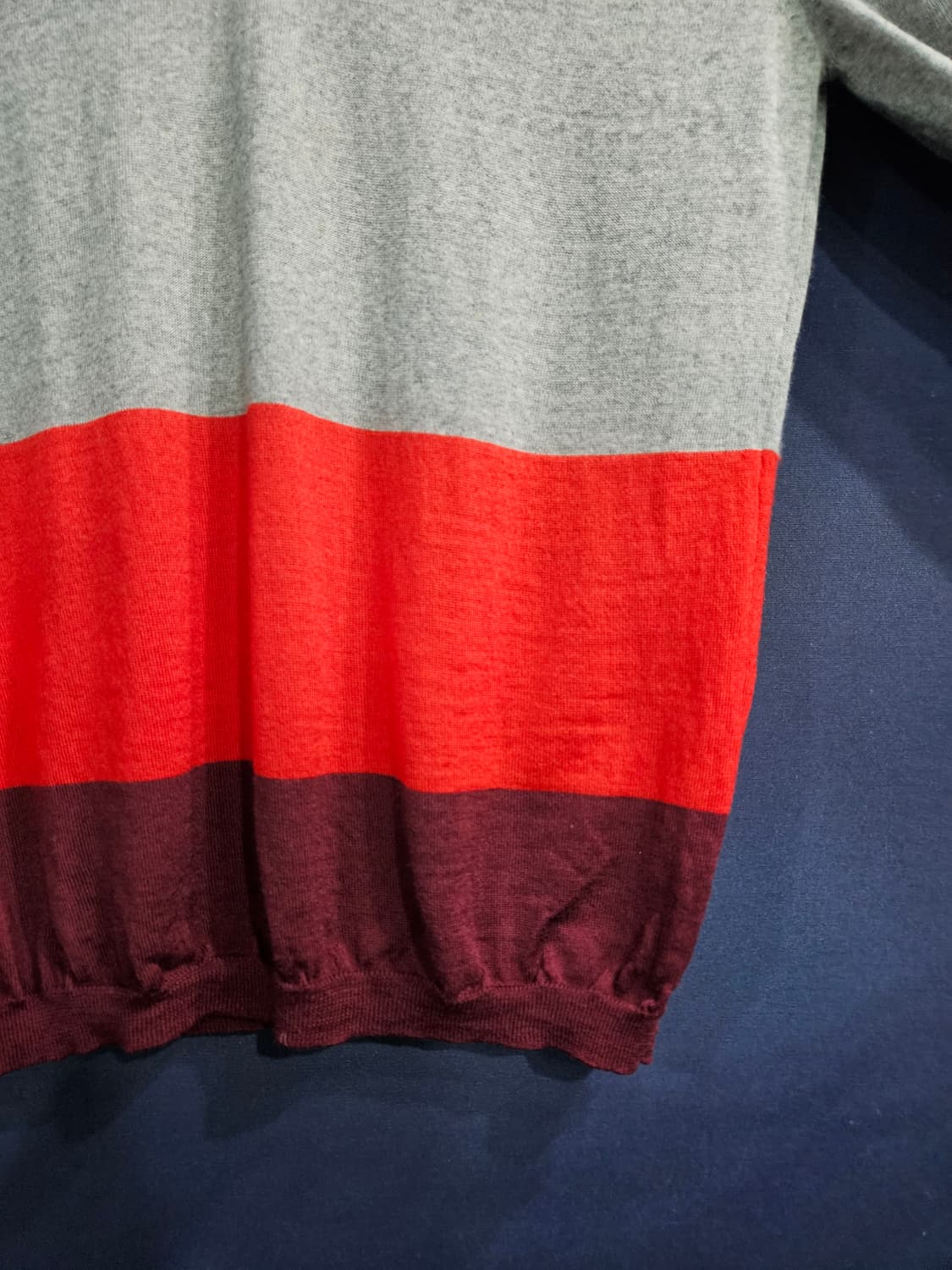 타임옴므 배색컬러 남성 100 브이넥 니트  상품이미지6