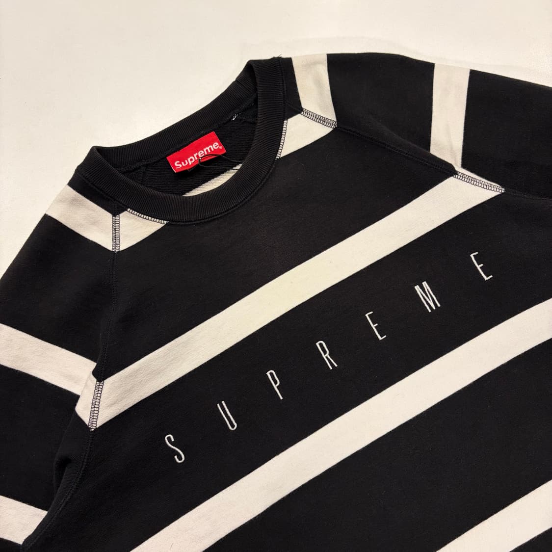 [M] 16s 슈프림 스트라이프 블랙 맨투맨 B413 상품이미지3