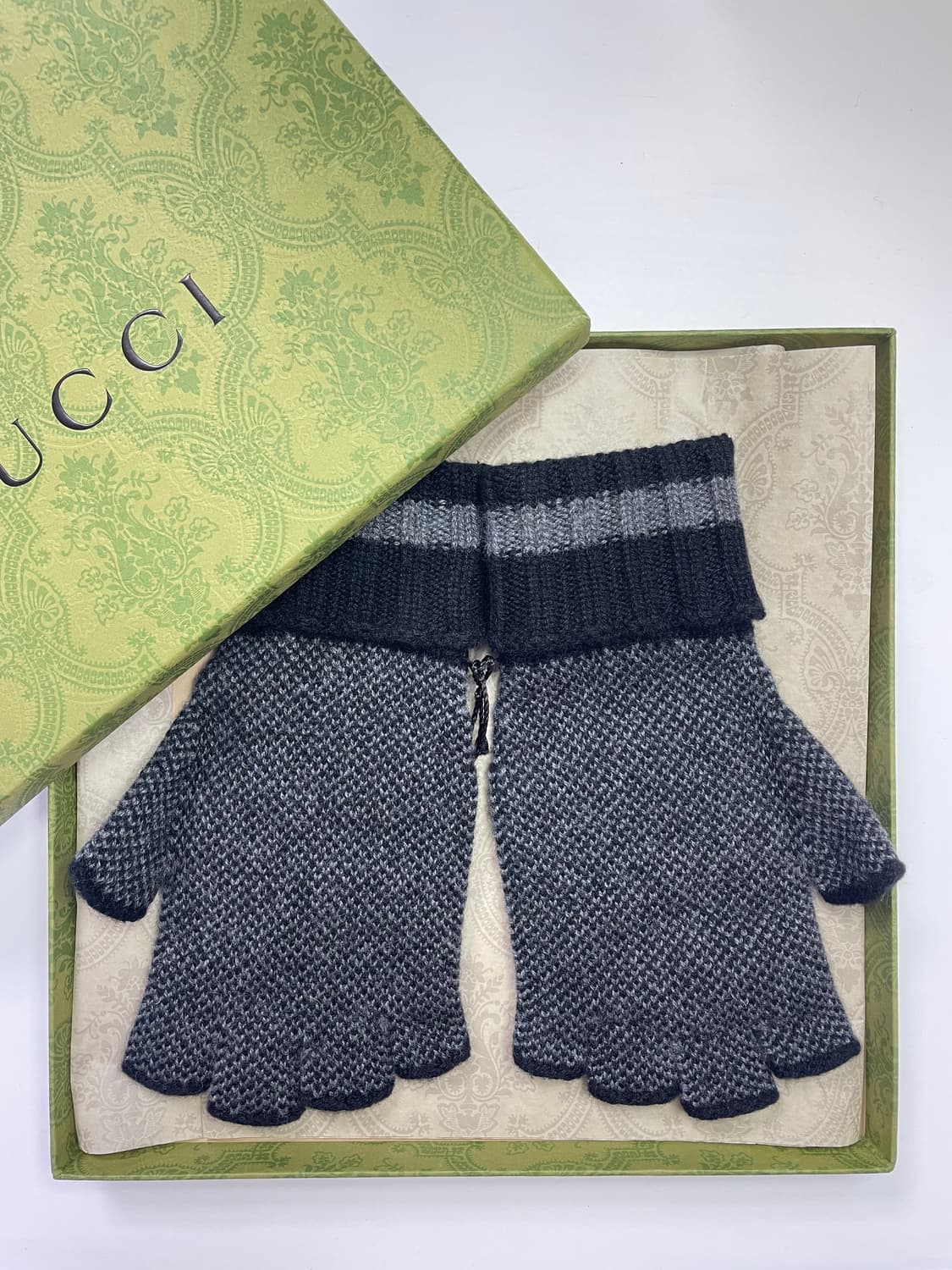 새상품 구찌 GG 핑거리스 장갑 캐시미어 100% 블랙 상품이미지5