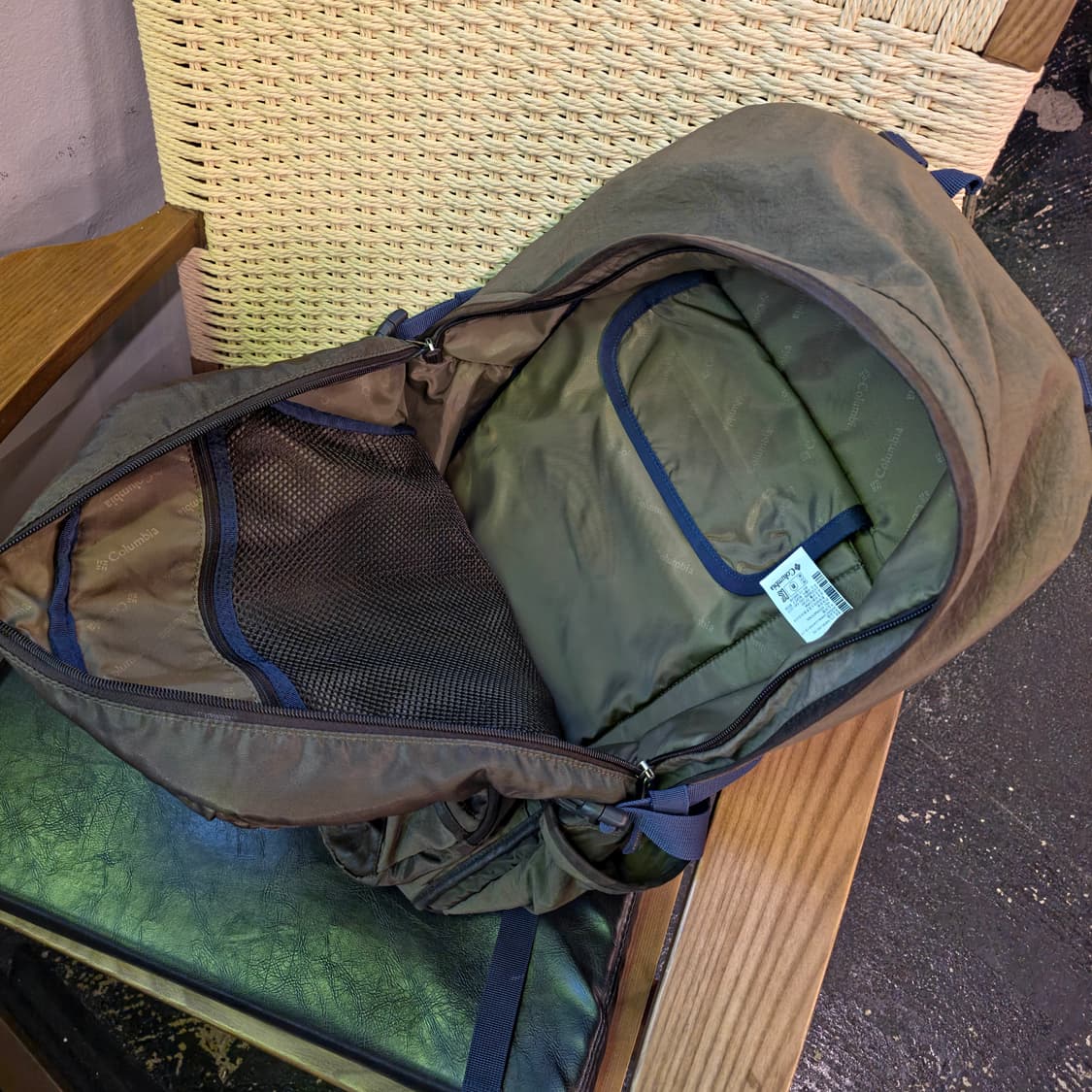 컬럼비아 백팩 + 파우치 세트 카키 (35L) 상품이미지8