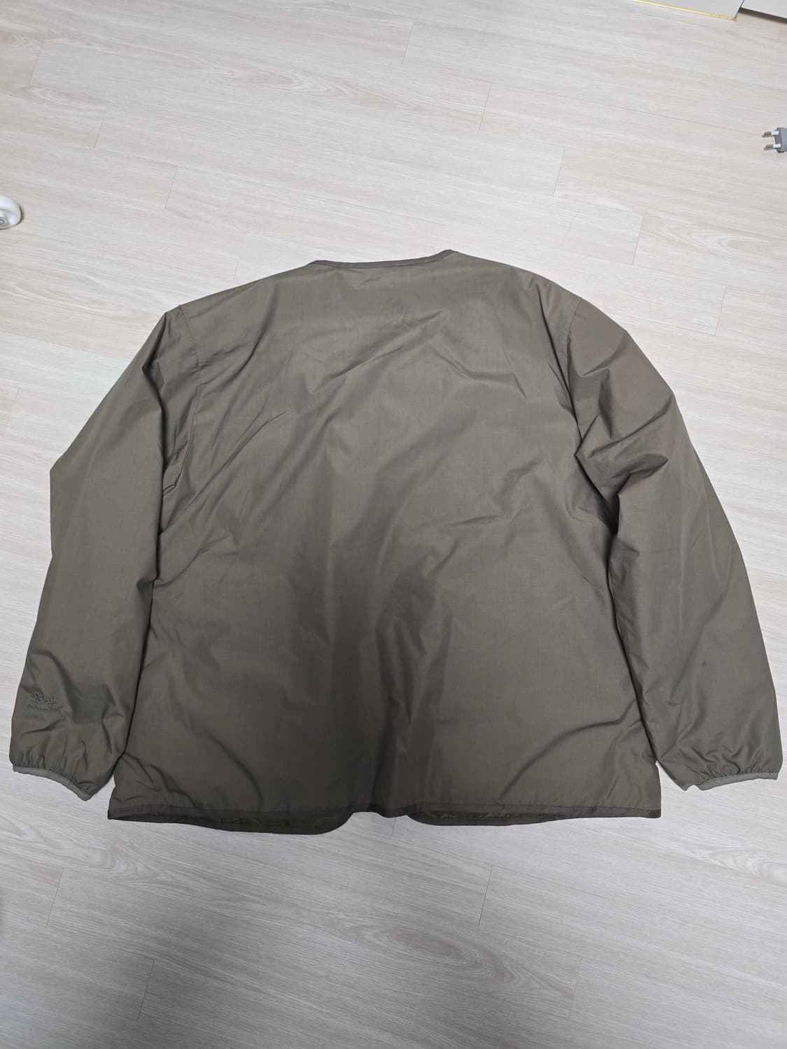 나나미카 리버시블 다운 카키베이지
- xl 사이즈 상품이미지6