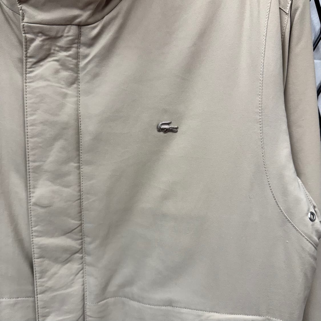 라코스테 헤리티지 나일론 자켓 투포켓 디테일 하이넥 베이지 상품이미지5