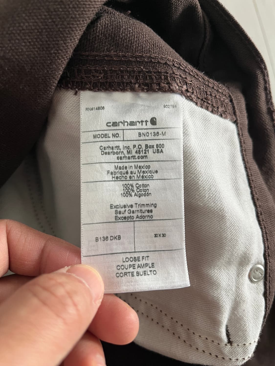 칼하트 B136 다크브라운 더블니 30x30 상품이미지4