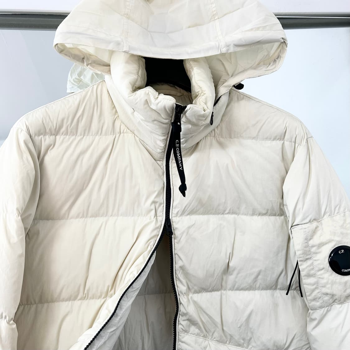CP 컴퍼니 NYCRA 렌즈 다운 패딩 상품이미지5
