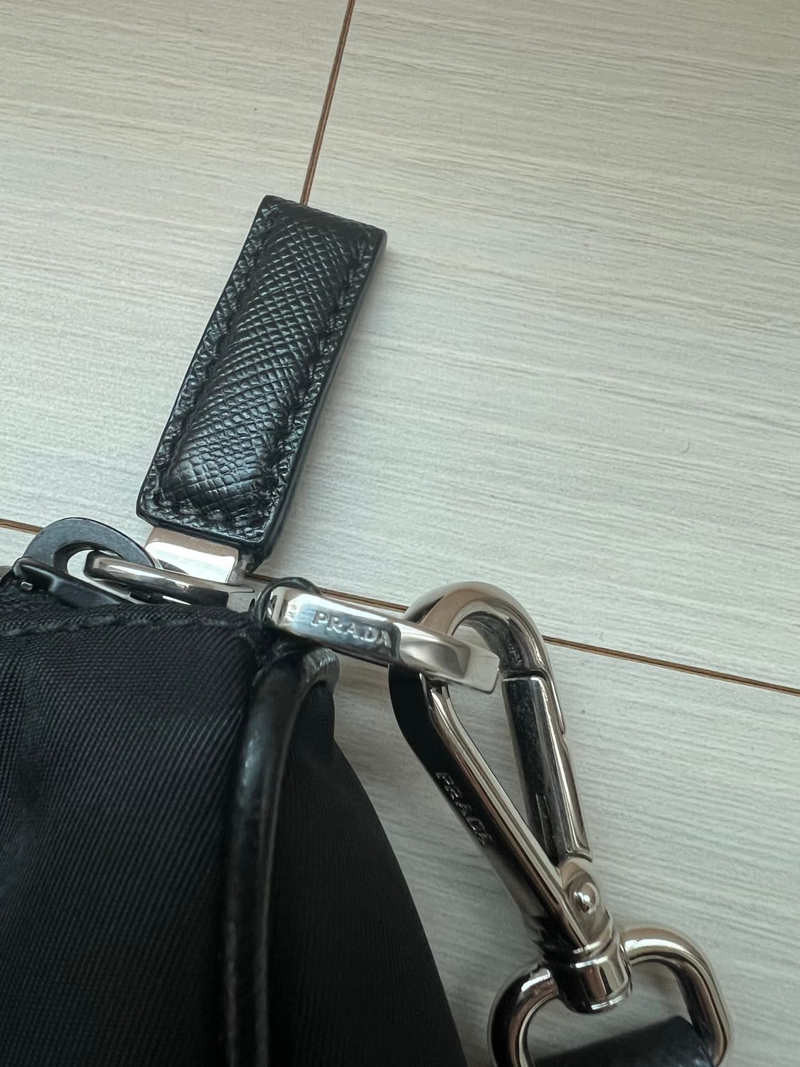 프라다 리나일론 크로스백 팝니다 2vh113 상품이미지6