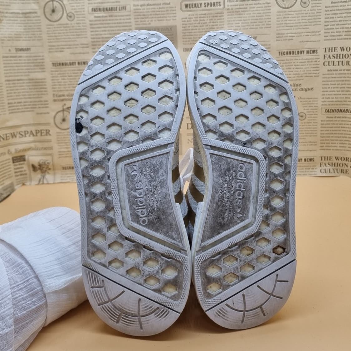 아디다스 NMD R1 골드 운동화 245 상품이미지3