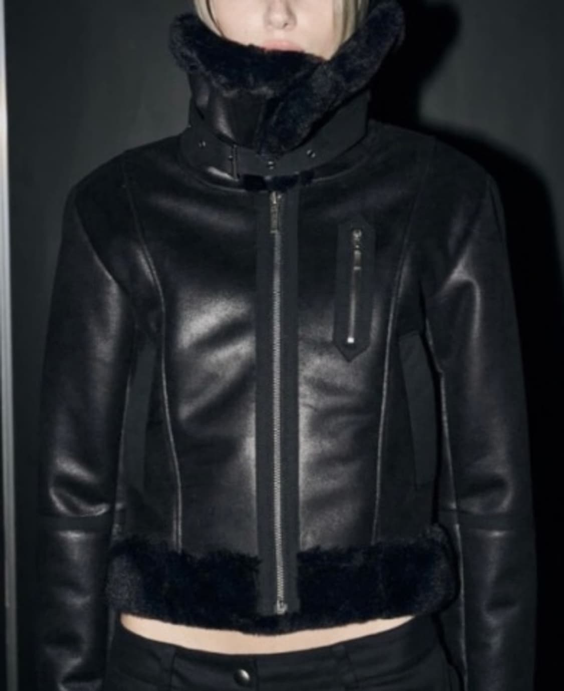 보헤미안서울 22 FW 피티드 무스탕 슬림핏 스웨이드 블랙 크롭 숏 상품이미지1