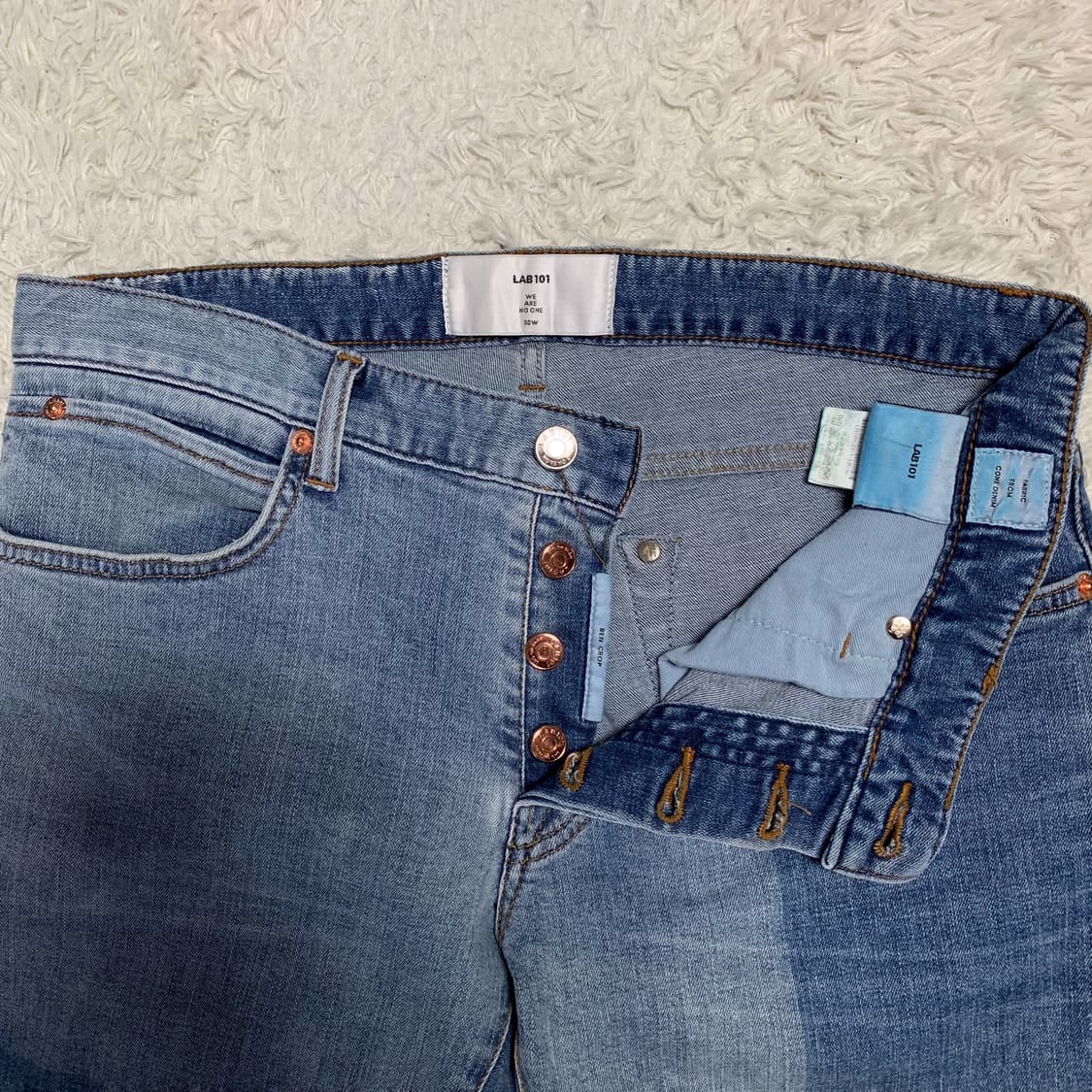 [32] LAB101 블록 워싱 슬림핏 데님팬츠 상품이미지4
